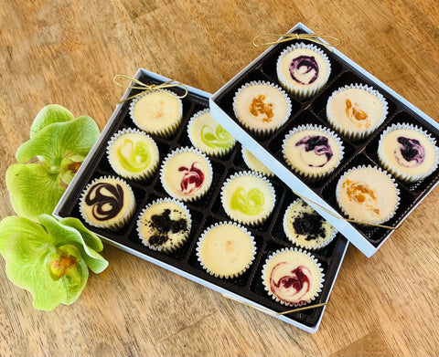 18 piece cheesecake mini sampler with seasonal summer flavors